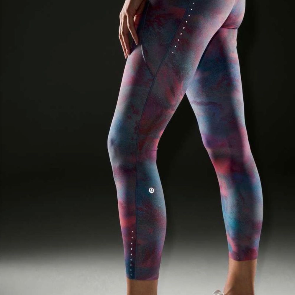 Lululemon Athletica Blue and Pink Leggings - Picture 10 of 11